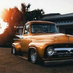 Meet your Posher, Javier